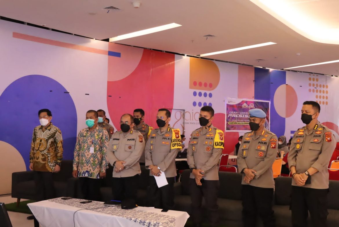 Kapolres Kubu Raya Hadiri Zoom Meeting Vaksinasi Serentak Indonesia Di Gaia Mall City