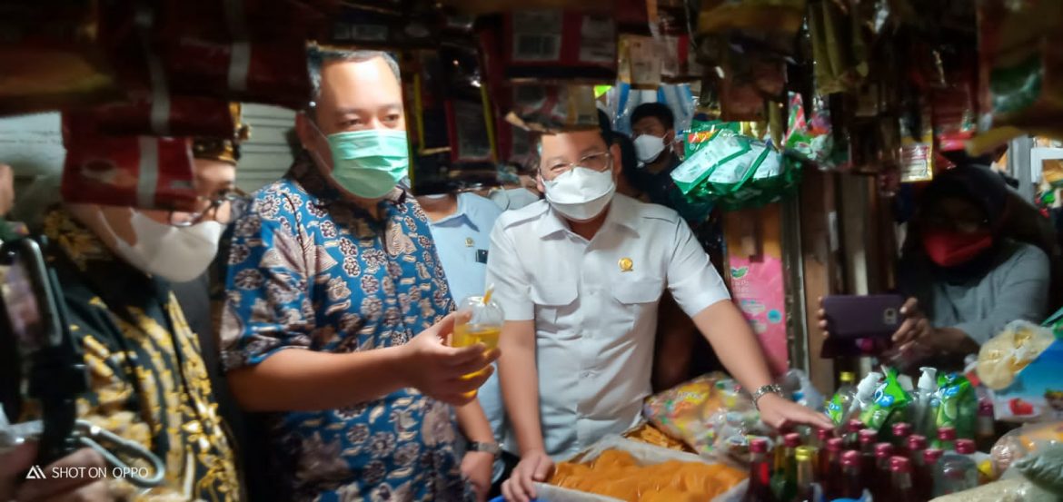 Kemendag Beserta Komisi VI DPR RI Pantau Harga Pangan Pasar Cibinong