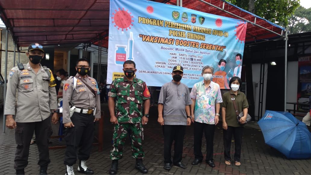 Polsek Cibinong Lakukan Monitoring Pelaksanaan Vaksinasi di Gereja Kristus Cibinong