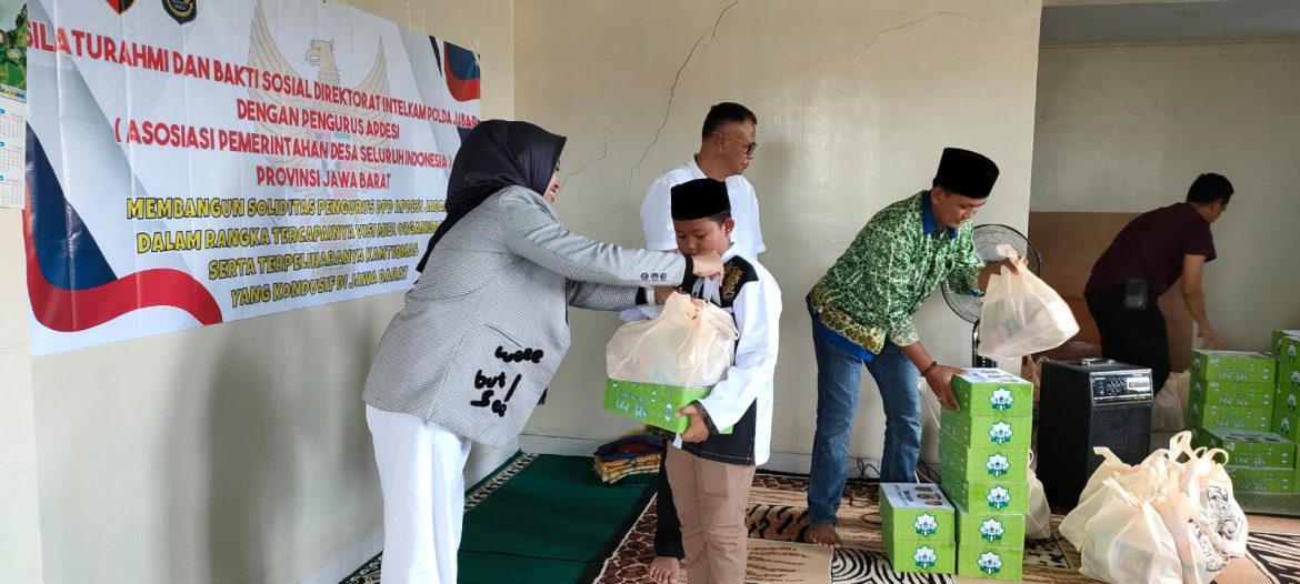Pererat silaturahmi Direktorat Intelkam Polda Jabar Beri Santunan Anak Yatim Bersama Apdesi Jabar