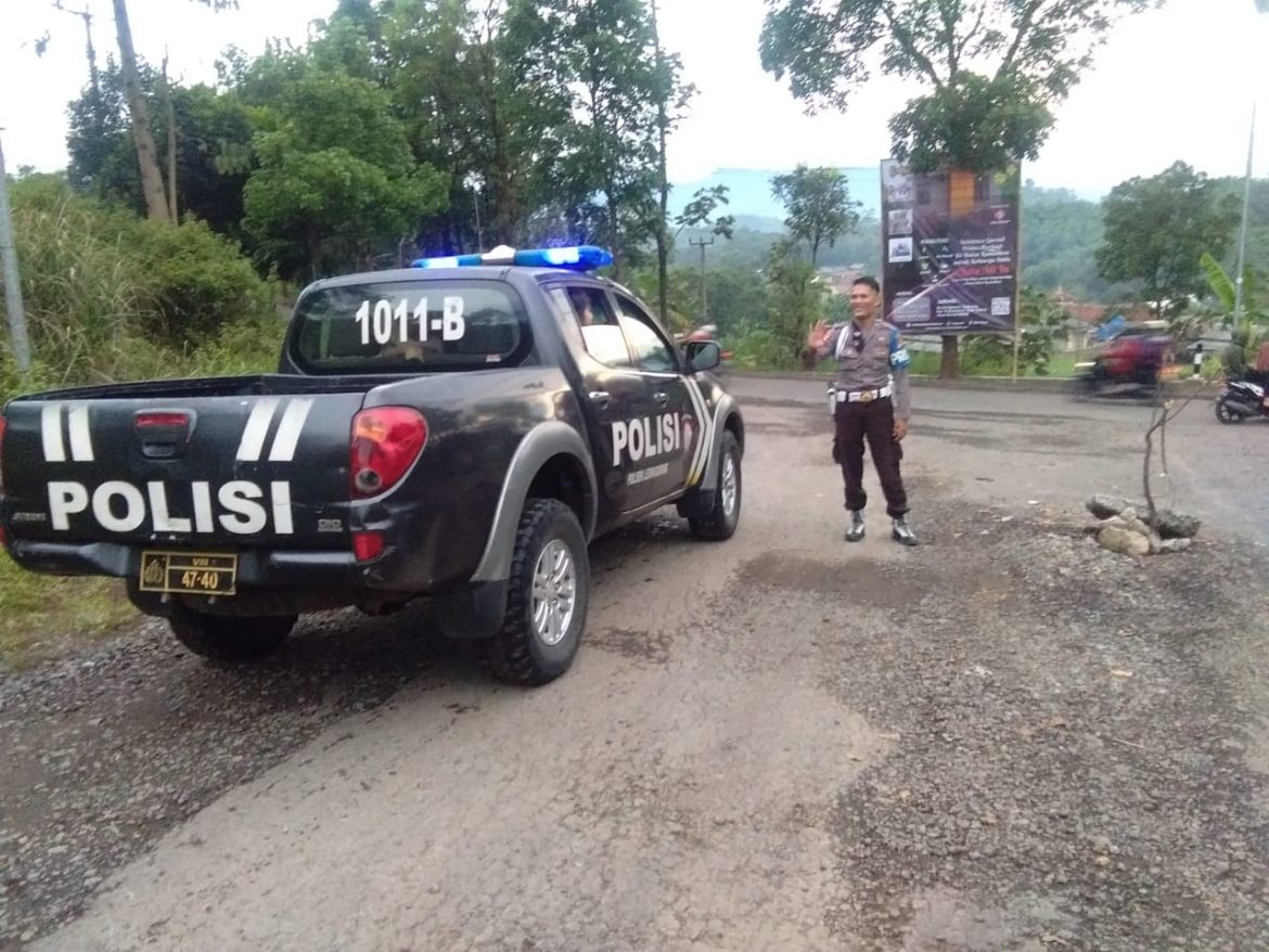 Antisipasi Balap Liar polsek leuwigoong Polres Garut patroli sore menjelang buka puasa