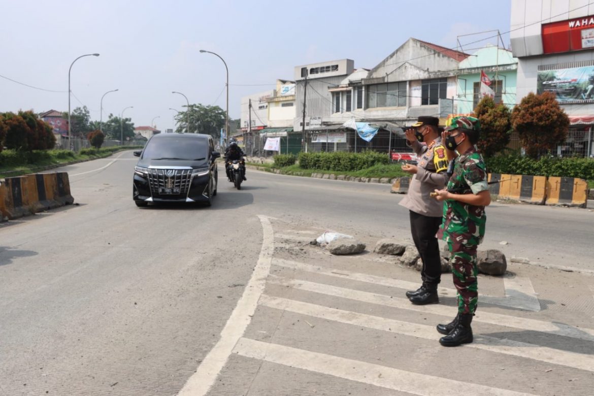 Kapolresta Tangerang Pimpin Pengamanan Lintasan Jalur Wakil Presiden RI Ke Tanara Serang