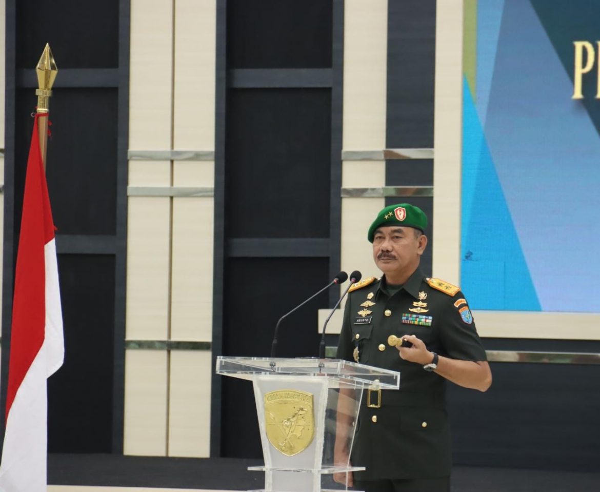 Pangdam XII/Tpr Pimpin Sertijab Pamen Golongan IV