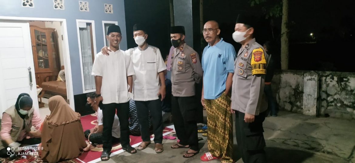 Polsek Leuwigoong Dan PKM Menggelar Vaksinasi Covid 19