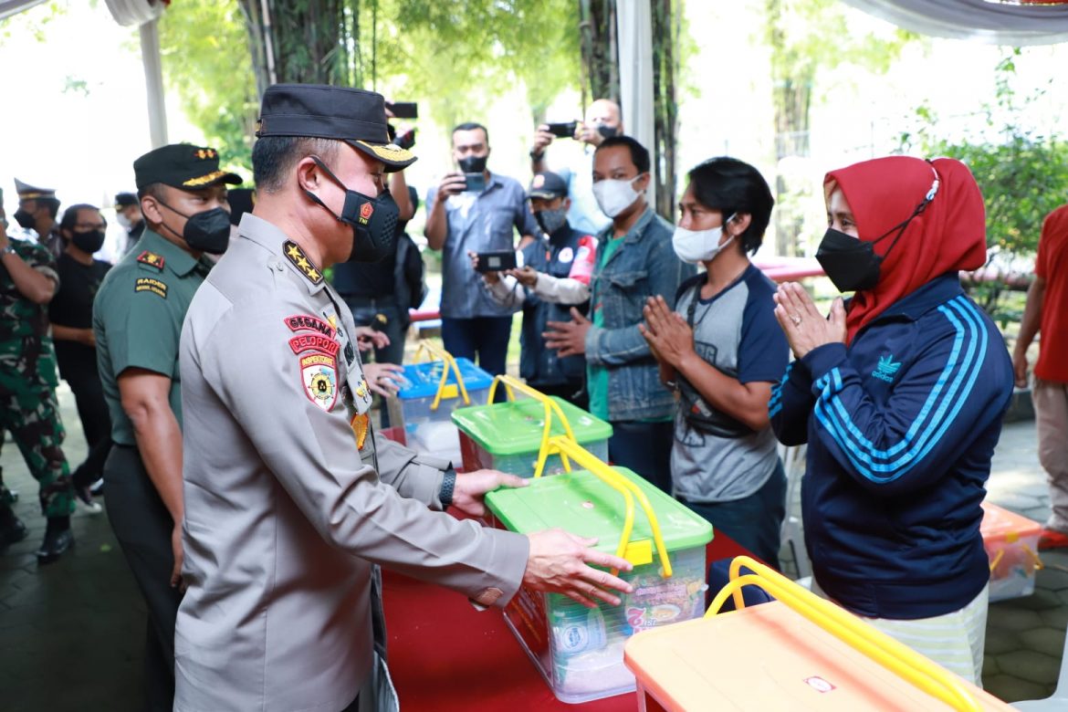 Irwasum Polri Tinjau Pelaksanaan Vaksinasi Covid-19 Di Wilayah Hukum Polres Cimahi