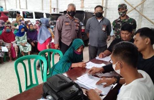Polsek Panawangan Polres Ciamis Monitoring Pelaksanaan Vaksinasi Secara Stasioner di Masing masing PKM