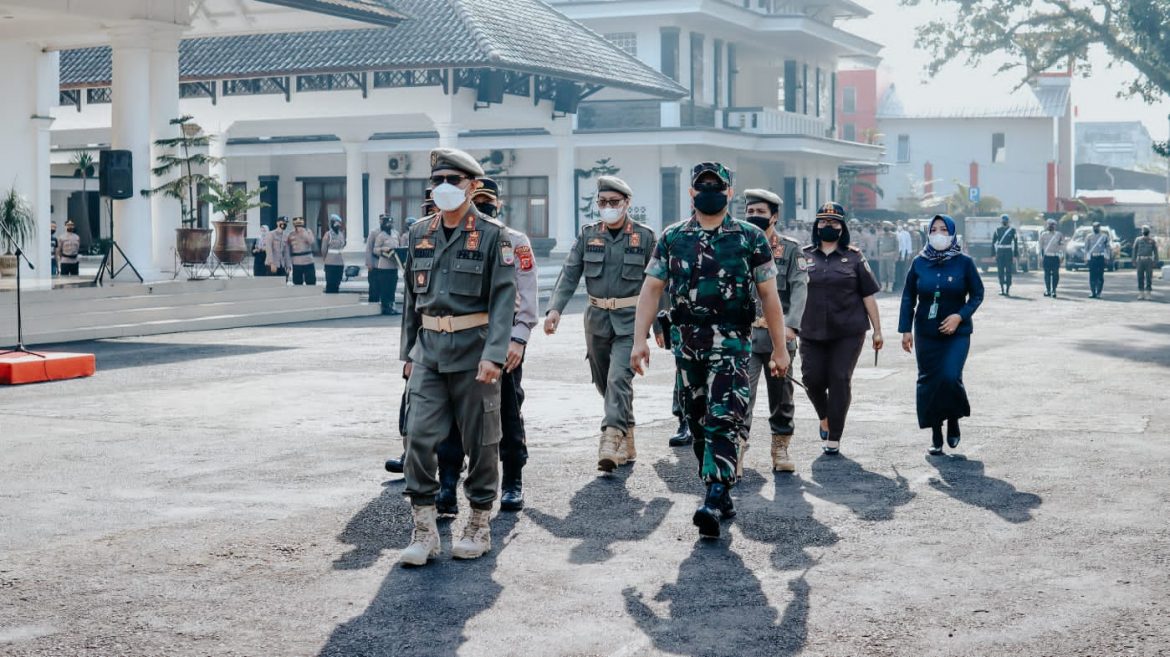 Ratusan Personel Gabungan TNI-Polri dan Instansi Pemerintah Apel Gelar Pasukan Pengamanan Operasi Ketupat Lodaya 2022
