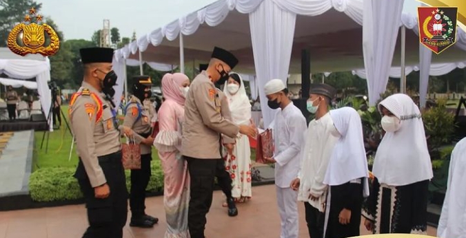 Berbagai Bersama Yatim Piatu Dalam Rangka Peringatan Nuzulul Qur’an Di Setukpa Lemdiklat Polri