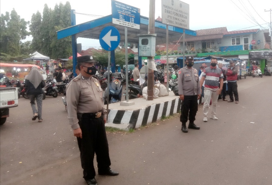 Selain Memberikan Rasa Aman Jelang Ngabuburit,Kapolsek Panumbangan Ingatkan Warga Untuk Mentaati Prokes