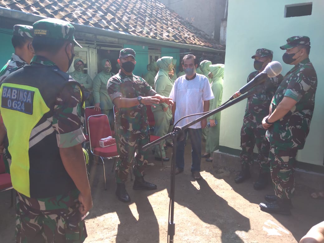 Danrindam III/Slw Bersama Ketua Persit KCK Cab X Resmikan Hasil Bedah Rumah Peringati HUT ke 76 Persit KCK