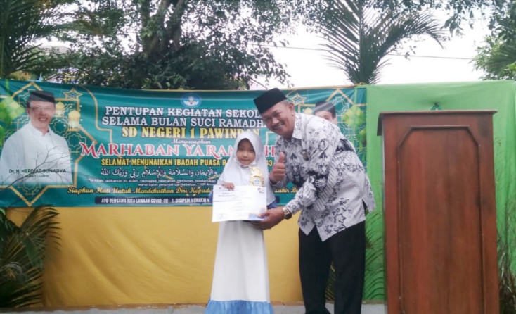 Kegiatan Ramadhan di SDN 1 Pawindan Ditutup Tausyiah Do’a Bersama dan Pemberian Piala Penghargaan