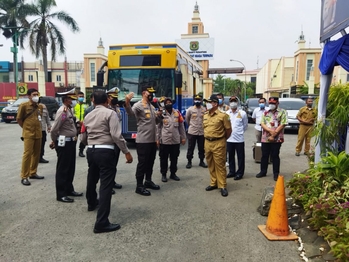 &nbsp;Kapolres Metro Tangerang Kota dan Walikota Tangerang Bersama Rombongan Petugas Dari Staf Jajaran Telah Meninjau Kapasitas Remaind Of Inside Area Di Pos Pengamanan Lebaran