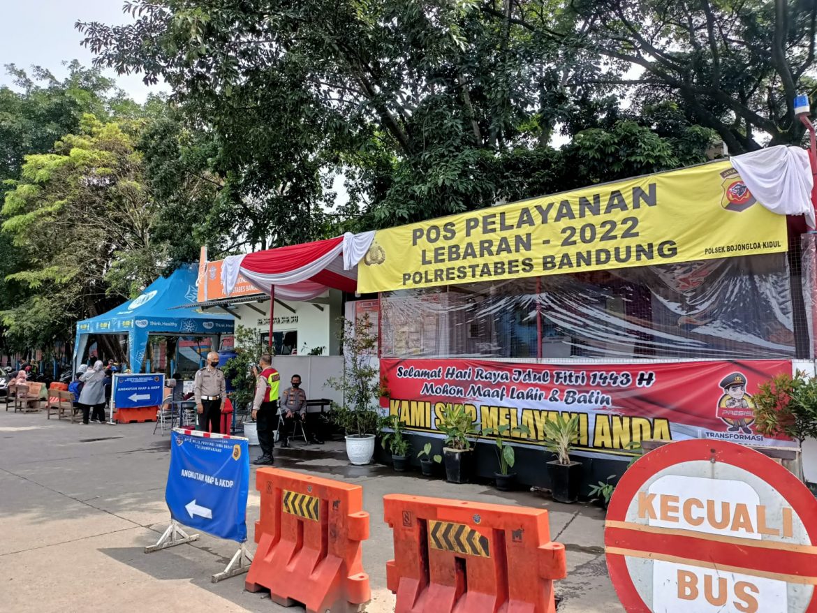 Gerai Vaksin di Terminal Leuwipanjang (samping pos pelayanan lebaran 2022) Polsek Bojongloa kidul