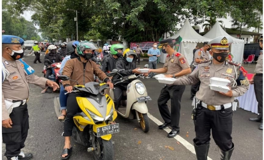 Peduli Terhadap Sesama Serdik Sespimen Angkatan ke 62 Semarakan Ramadhan 1443 H