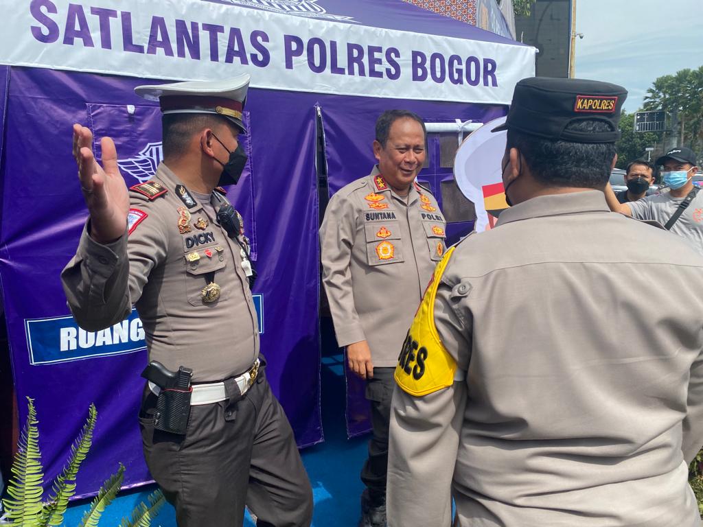 Jelang Mudik Lebaran, Kapolda Jabar Tinjau Pos Pelayanan Gadog Puncak