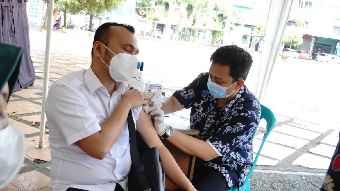 Gerai Vaksin covid 19 Alun-Alun Banjar,  Diminati Warga