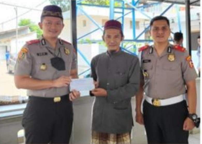 Sespimen Angkatan ke 62 Tebar Kebaikan Dengan Berbagi Terhadap Sesama