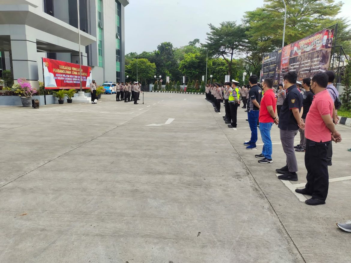 Anggota Sat Intelkam Melaksanakan Apel Kompi Dan Apel Satgas Dipimpin Oleh AKP Mulyadi Selaku KA Posko Ops Ketupat Polresta Tangerang