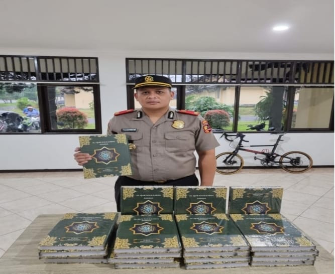 Aksi Sosial Bagikan Alqur’an, Cara Siswa Sespimen Angkatan Ke 62 Peduli Rumah Ibadah