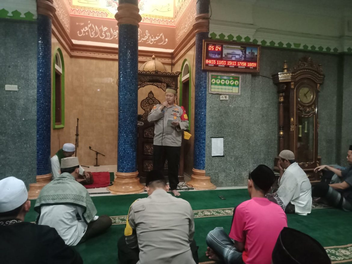 Jajaran Polsek Kalideres &nbsp;Terus Menggencarkan Safari Shubuh keliling Dan Dakwah kamtibmas (Suling Dakmas) Di Wilayah Kalideres Jakarta Barat Selama Bulan Suci Ramadhan 1443 H