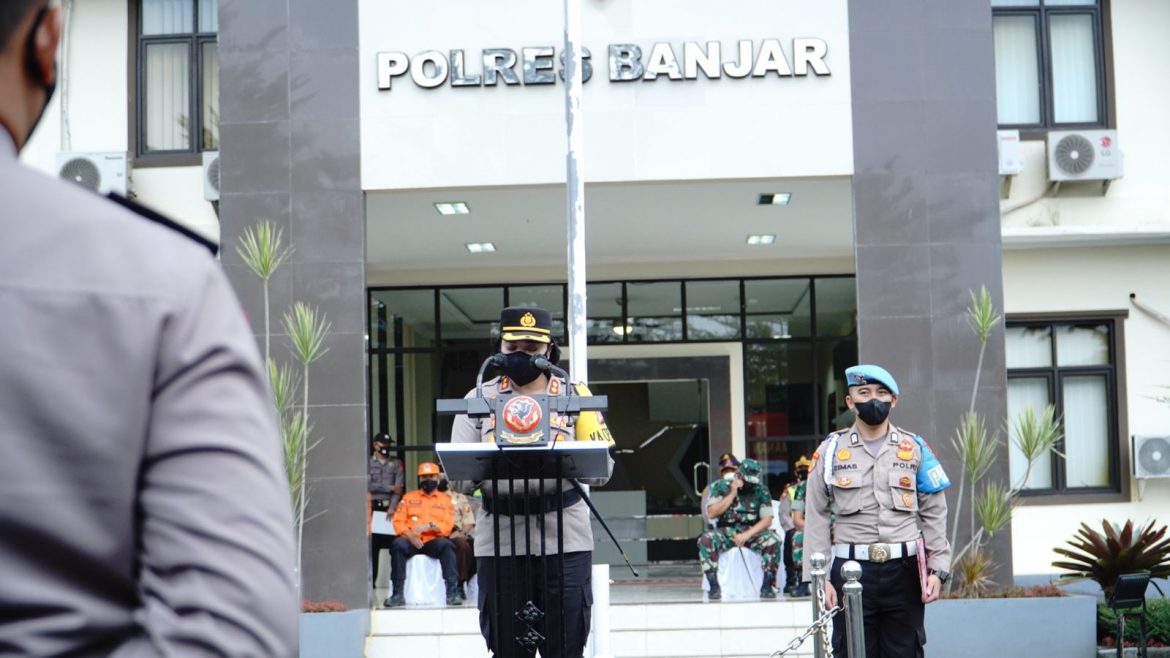 Jelang Malam Takbir Petugas Gabungan Gelar Apel Kesiapan di Mapolres Banjar
