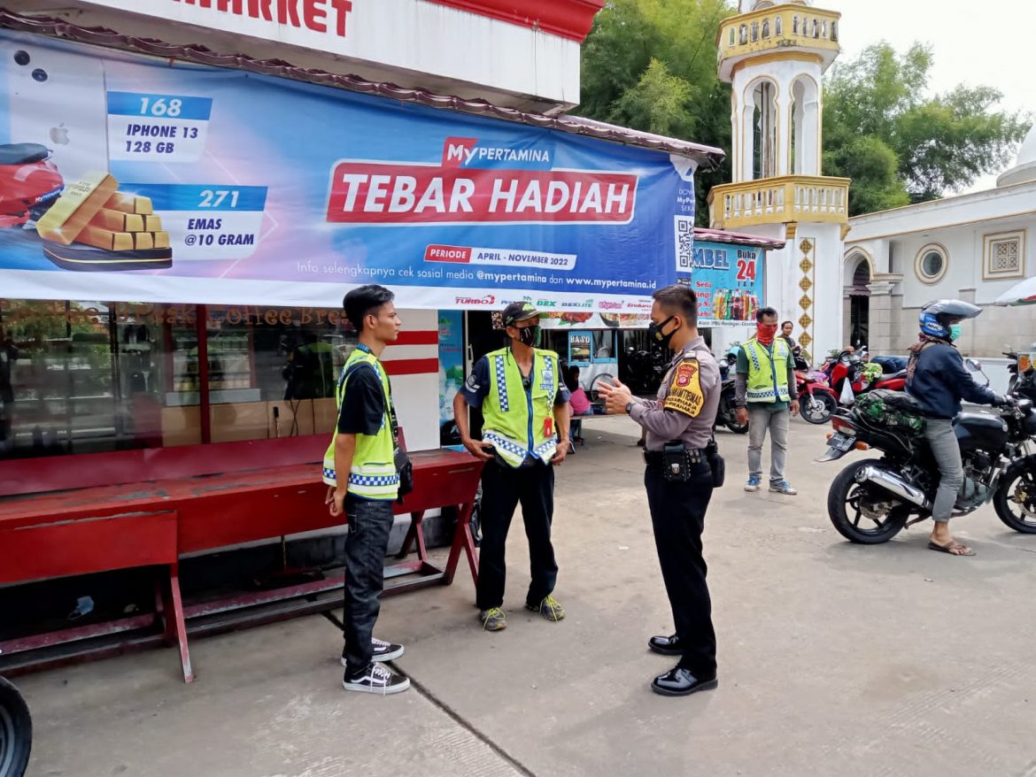 Pertahanan Sipil aktif membantu pengaturan di pertigaan