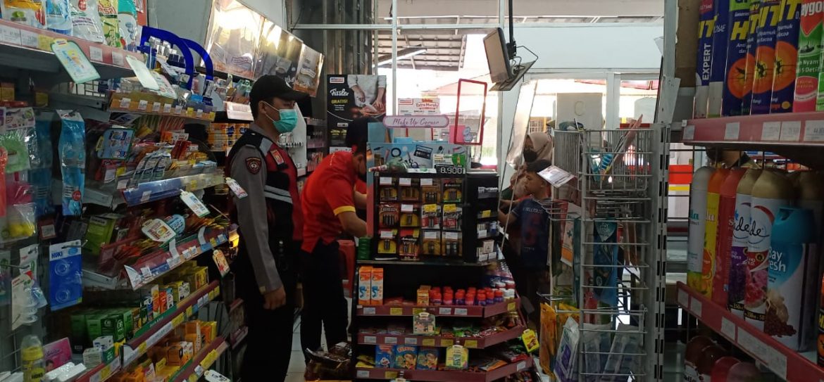 Cek situasi toko modern di Kota Banjar Personil Polsek Banjar Gelar Patroli