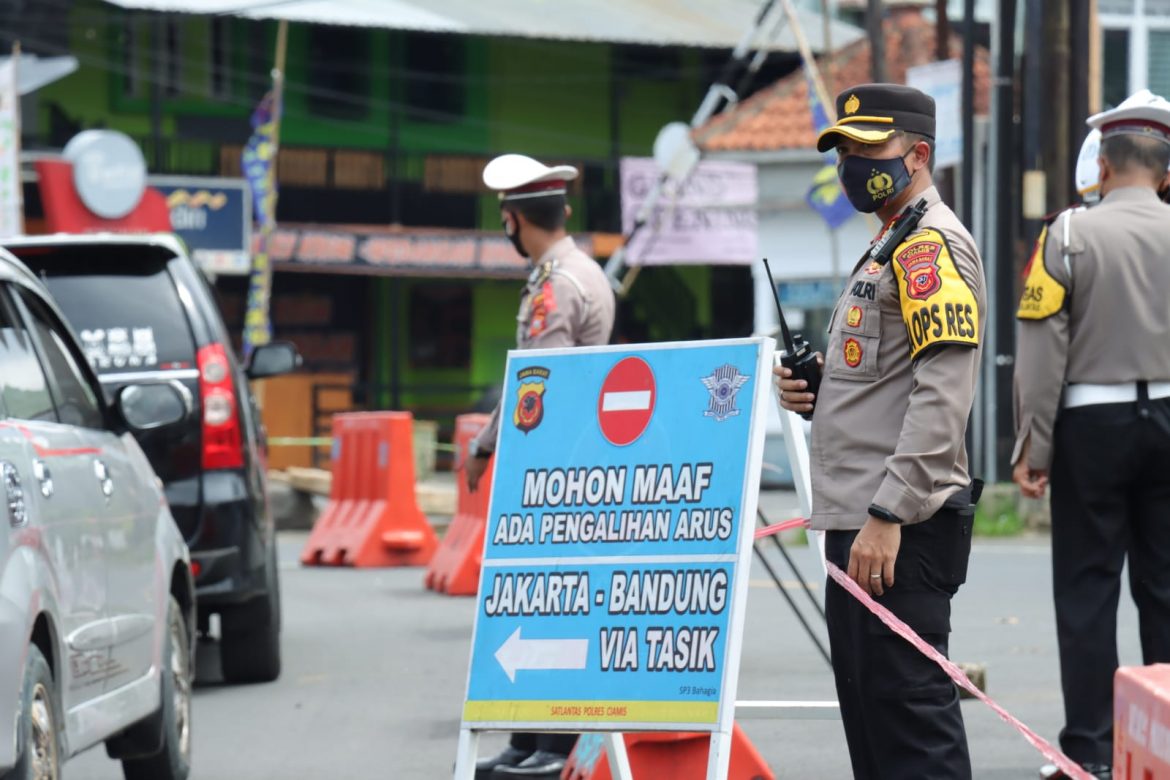 Antisipasi Kemacetan di Pos Pam Sindangkasih Kapolres Ciamis Turun Langsung Pantau Arus Balik H+3 Lebaran