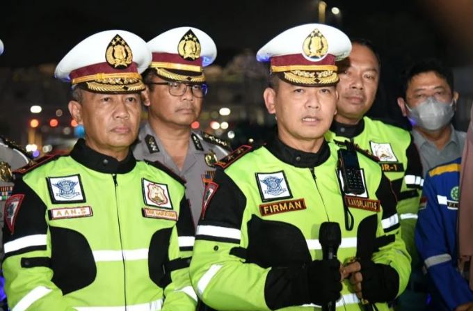 Korlantas Polri Mengakhiri Rekayasa lalu lintas One Way Dan Ganjil Genap Saat Arus Balik Mudik lebaran 2022 Dari Tol Kalikangkung Sampai Tol Jakarta-Cikampek
