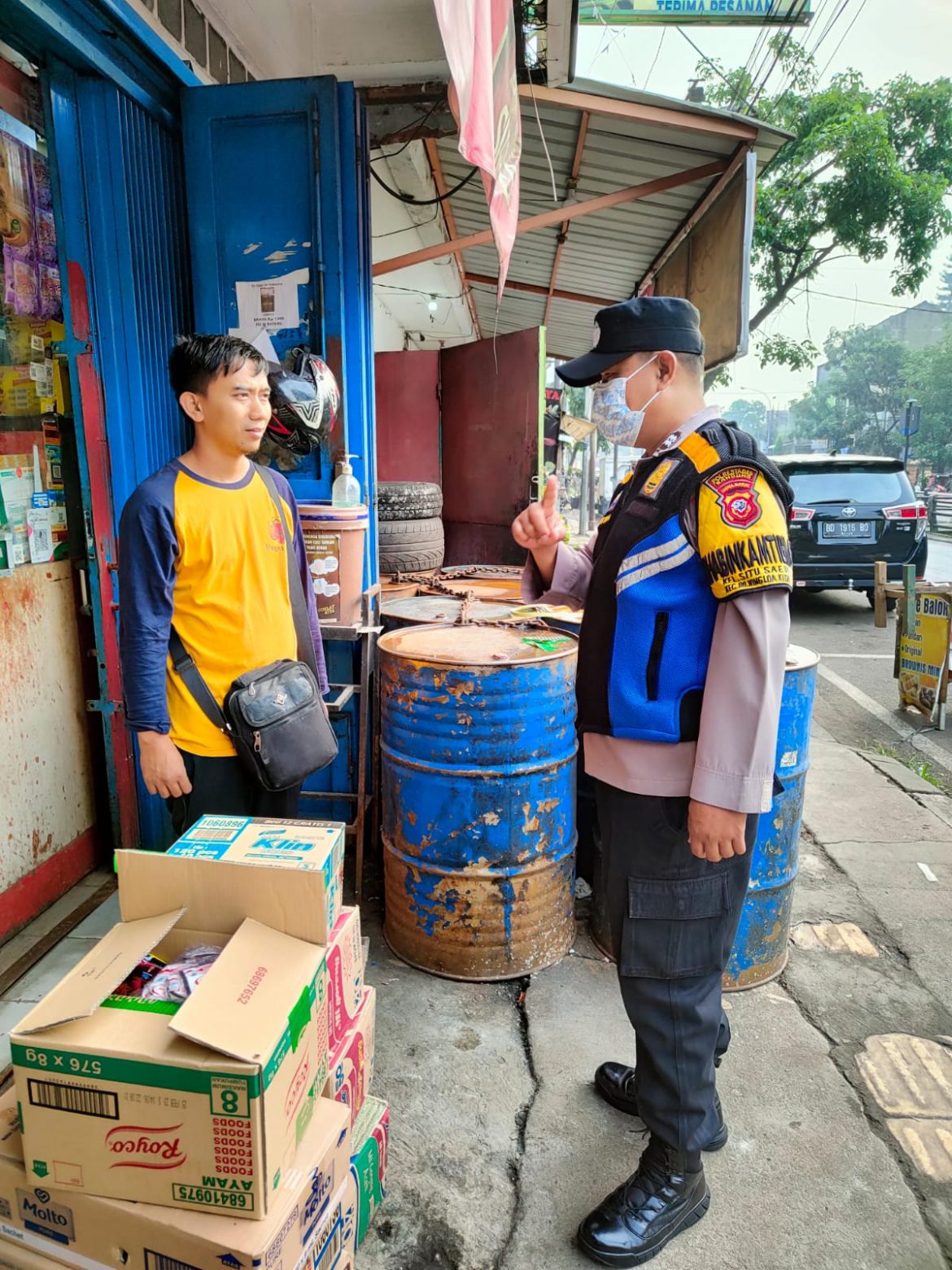 Pengecekan Stok Minyak Curah Dipasar Tradisional Leuwipanjang  Bojongloa Kidul
