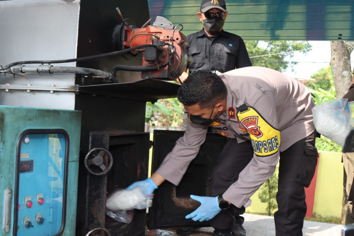Shabu Senilai 29 M Akhirnya Dimusnahkan