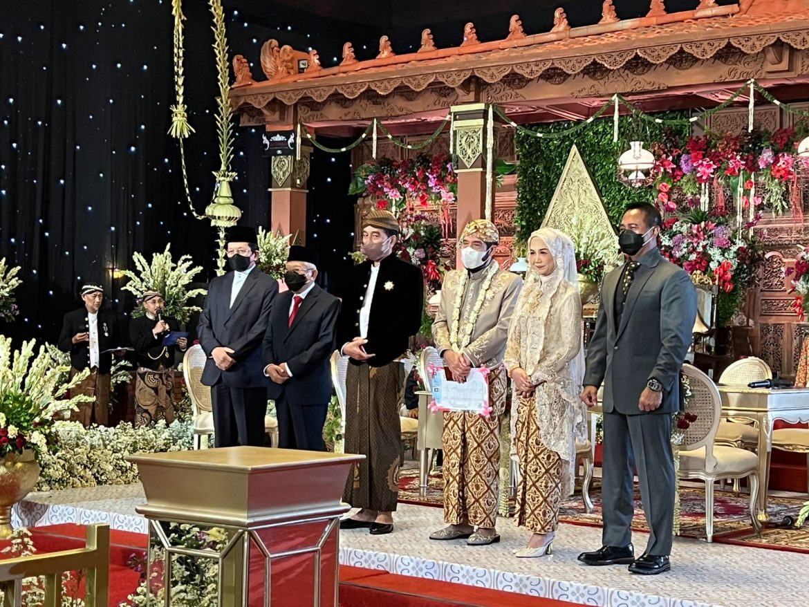 Wakil Ketua Umum Partai Golkar Bamsoet Hadiri Pernikahan Ketua MK dengan Adik Presiden Jokowi