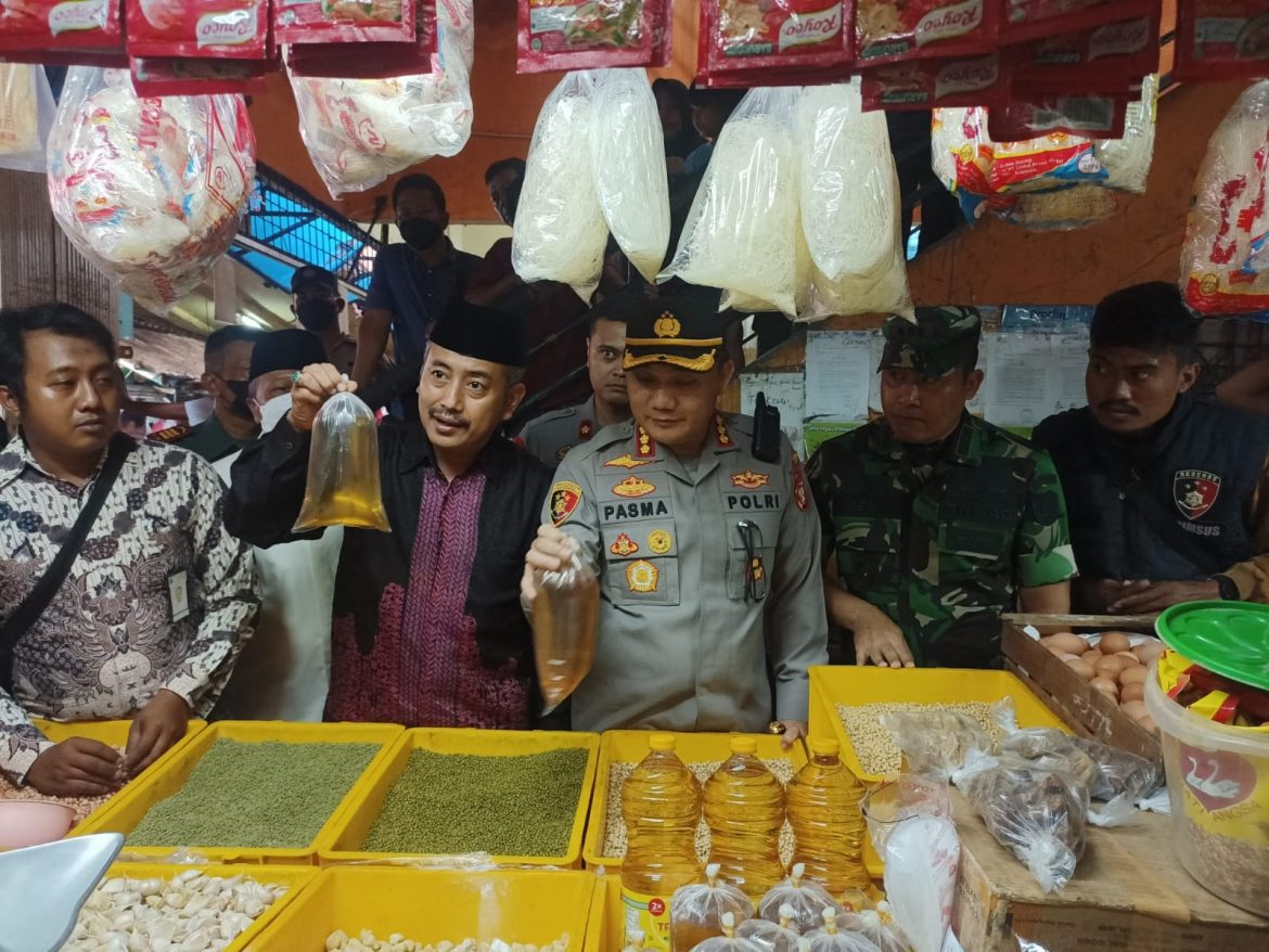 Tiga Pilar Jakarta Barat Sidak Pasar Tinjau Stock Sembako dan Harga minyak Goreng