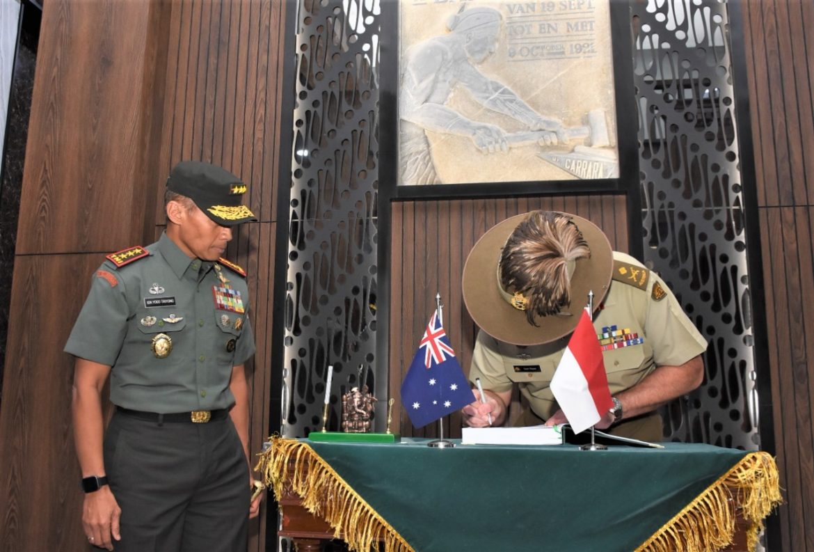 Dankodiklatad terima kunjungan kehormatan Pangima Divisi 1 AD Australia