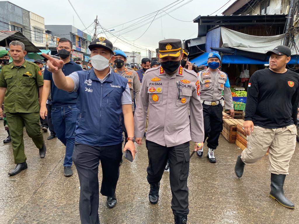 Kapolres Metro Jakarta Barat Bersama Forkopimko Sidak Kepasar PD Jaya Cengkareng