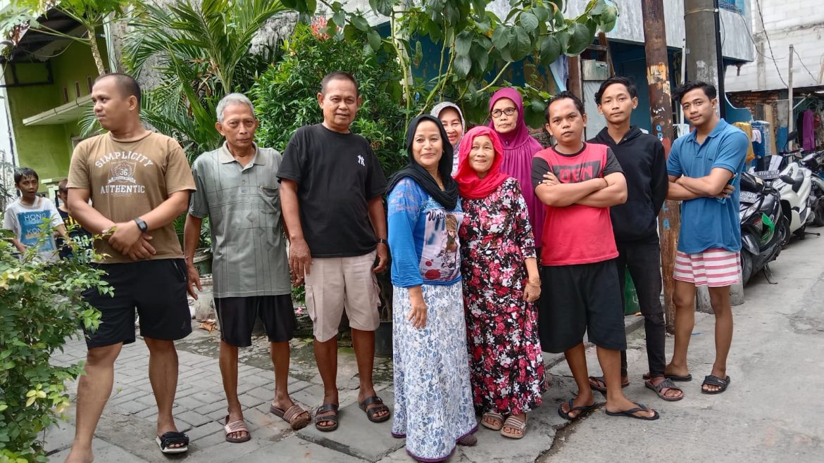 Puluhan Warga Rw 02 Rawa Badak Utara, Jakarta Utara, Kecewa Dengan Perusahaan Daerah Air Minum PT. Aetra Jakarta Utara