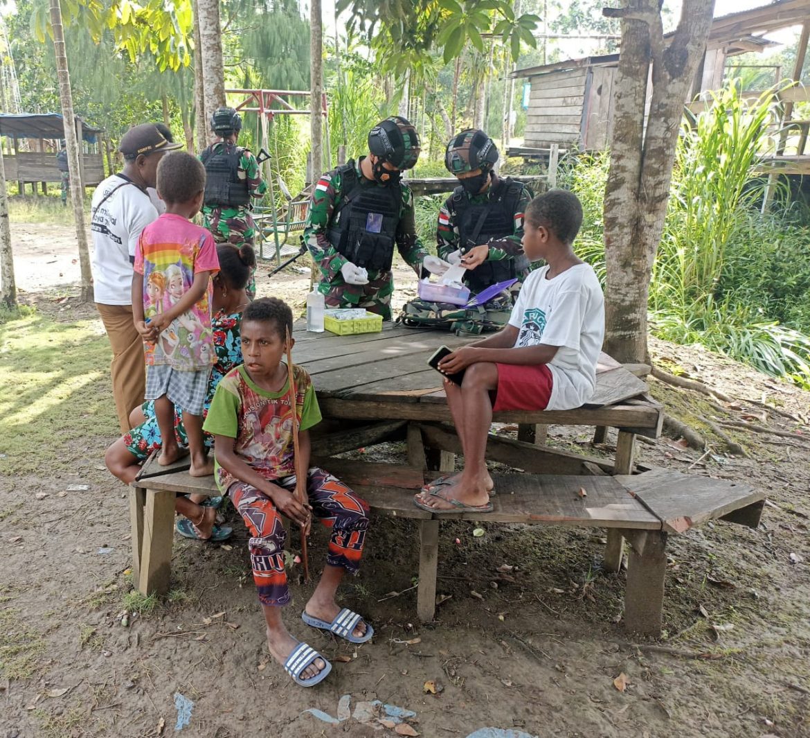Selalu Ditunggu-tunggu Masyarakat di Papua, Satgas Pamtas Yonif 711Rks Lakukan Ini
