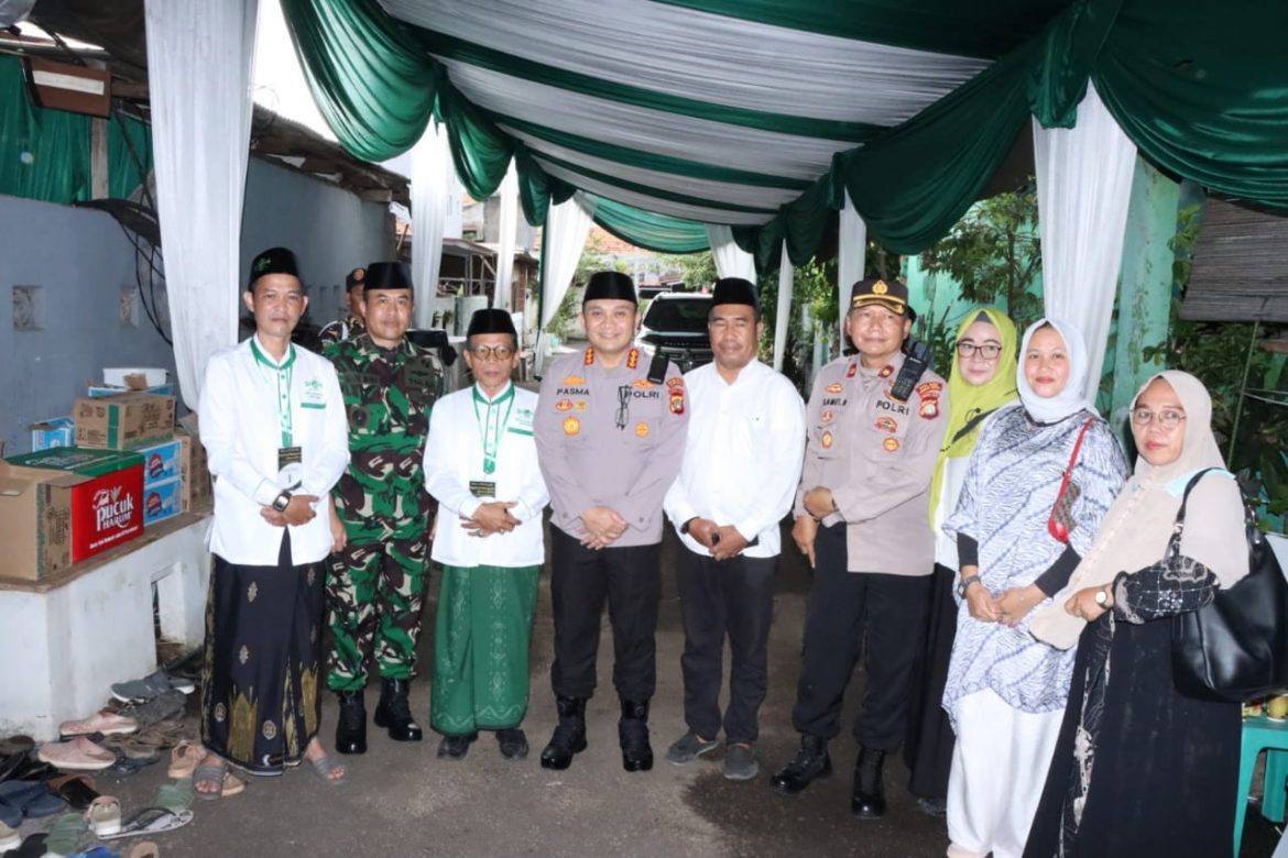 Kapolres Metro Jakarta Barat  Bersama Dandim 0503 Menghadiri Acara Istighosah Kebangsaan