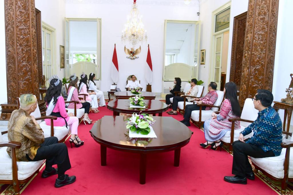 Presiden Jokowi Terima Kunjungan Puteri Indonesia 2022 dan Miss Universe 2021