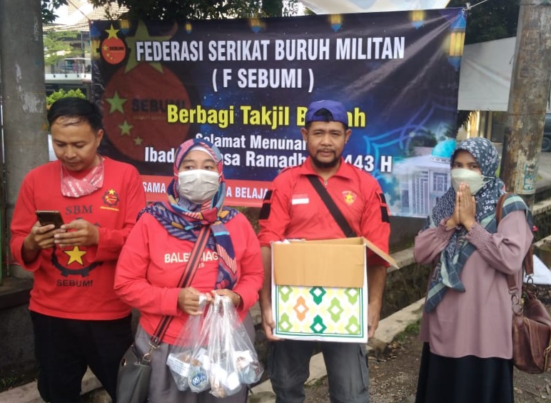 Bulan Penuh Berkah,Federasi Sebumi lakukan Baksos Berbagi Makanan
