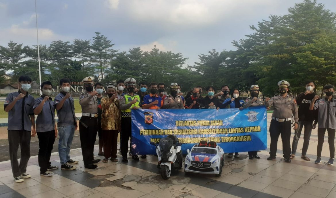 Ditlantas Polda Jabar Melaksanakan Pembinaan dan Sosialisasi kepada Paguyuban Sepeda Motor Kota Banjar