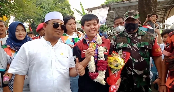 Luar Biasa !! Pemdes Bantarjati Sambut Fadia