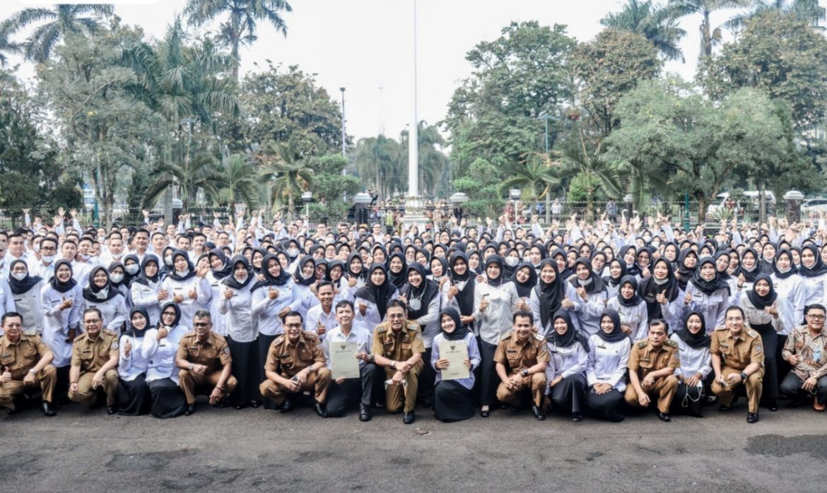 Bupati Herdiat Serahkan SK P3K Tahap 2 untuk 703 Guru di Kabupaten Ciamis