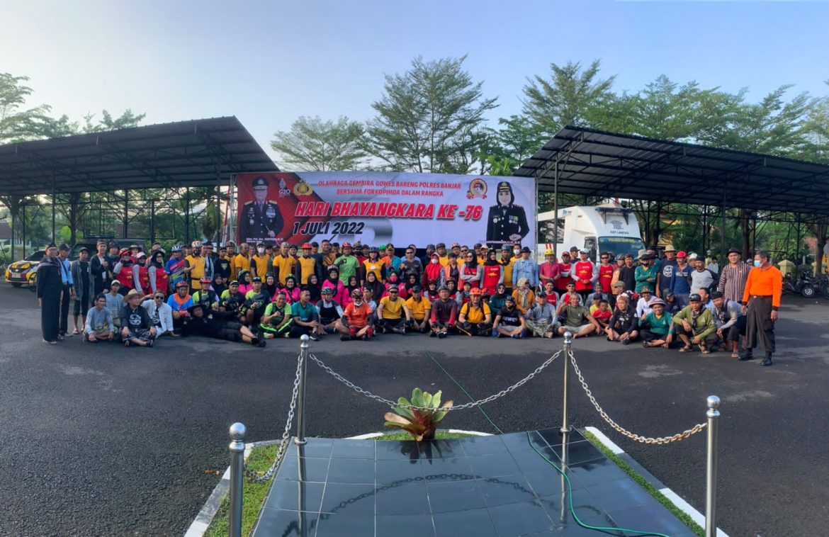 Polres Banjar Gowes Bareng TNI dan Forkopimda serta Komunitas Sepeda