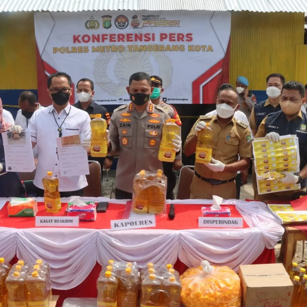 Satkrimsus Polres Metro Tangerang Kota Berhasil Ungkap Praktek Curang Migor Curah Merk Kemasan Premium di Tangerang