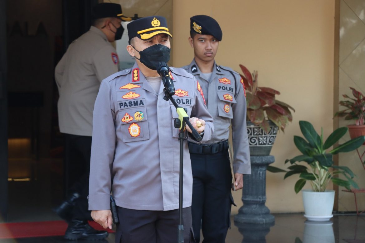 Pimpin Apel Pagi Di Mapolsek Kalideres, Kombes Pol Pasma Royce Berpesan “Niatkan Tugas Kita Sebagai Ladang Ibadah”