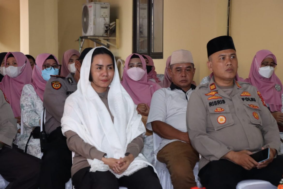 Polsek Tambora Gelar Bakti Religi Warnai Hari Bhayangkara ke-76, Doa Bersama Hingga Santunin Anak Yatim Piatu