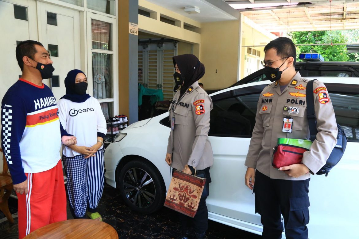 Polri Lakukan Anjangsana Ke Mantan Kapolri Hingga Anggota Yang Sakit Dan Gugur Saat Tugas