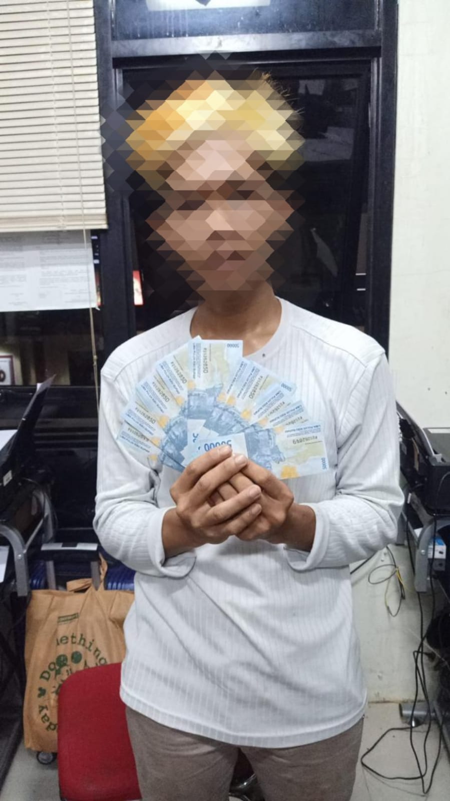Pengedar Uang Palsu Diamankan Polisi