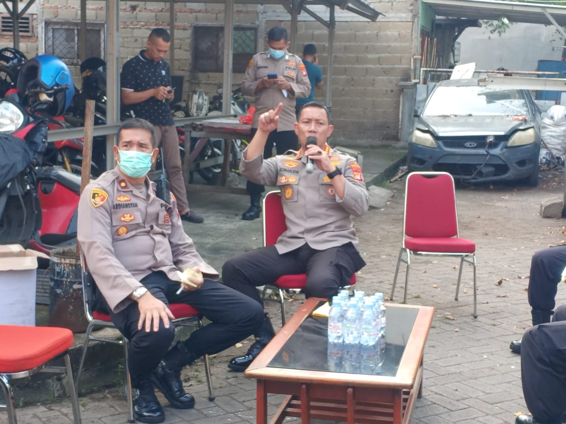 Kapolres Jakarta Pusat Melakukan Zoom Metting Untuk Menyiapkan Perayaan ataupun Pelaksanaa Qurban Di Hari Raya Idul Adha